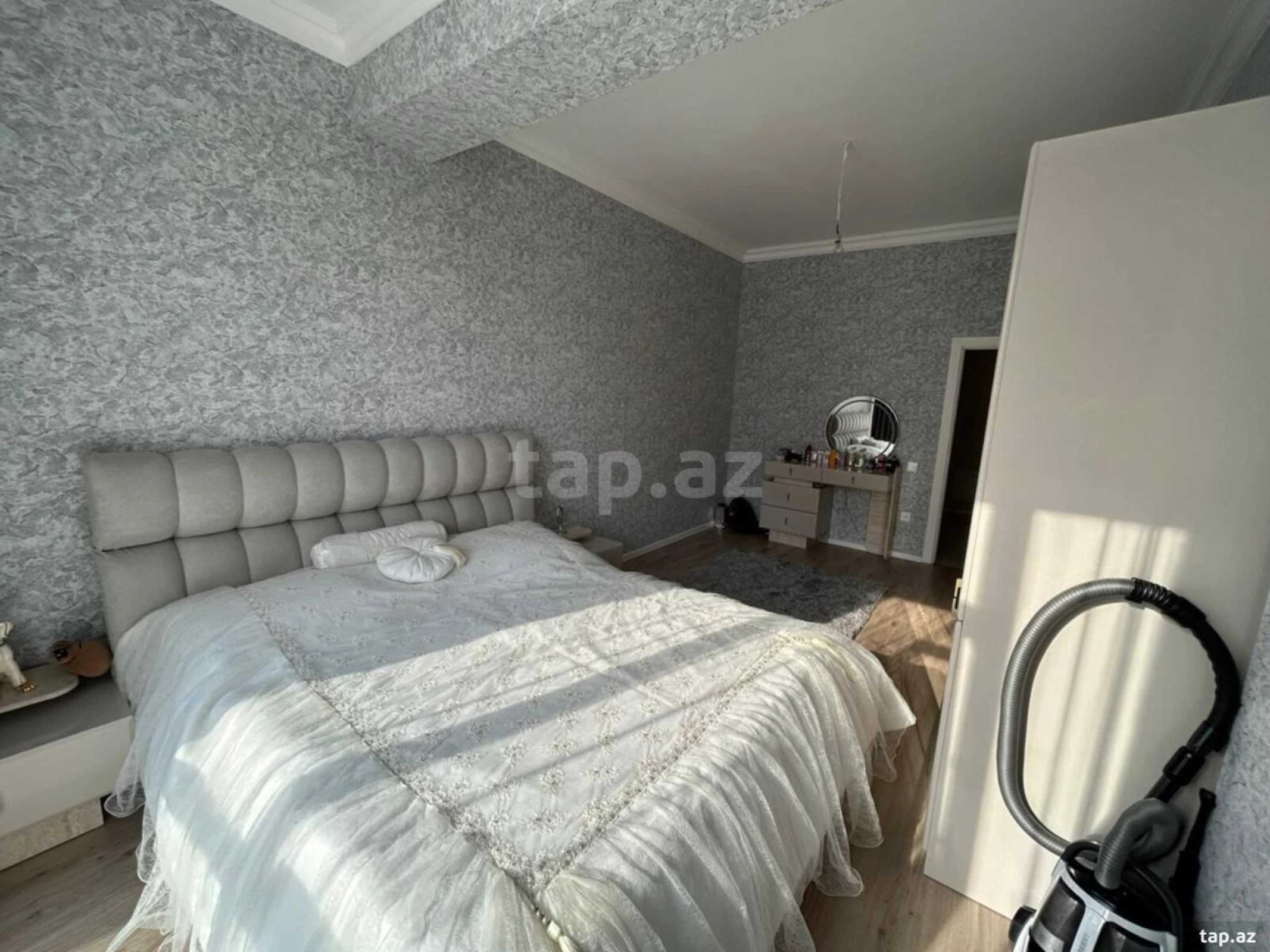 Satılır 2 otaqlı yeni tikili 96 m²