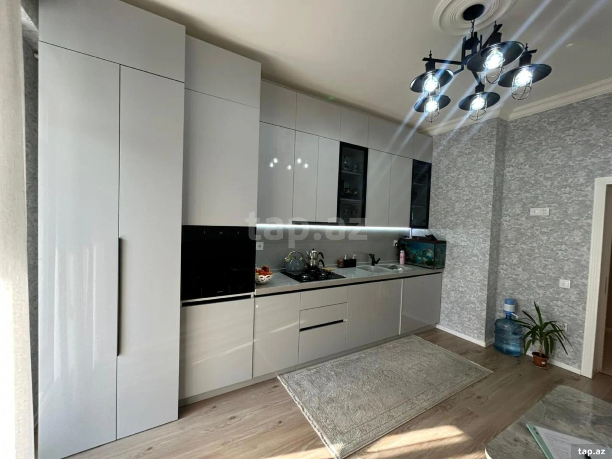 Satılır 2 otaqlı yeni tikili 96 m²