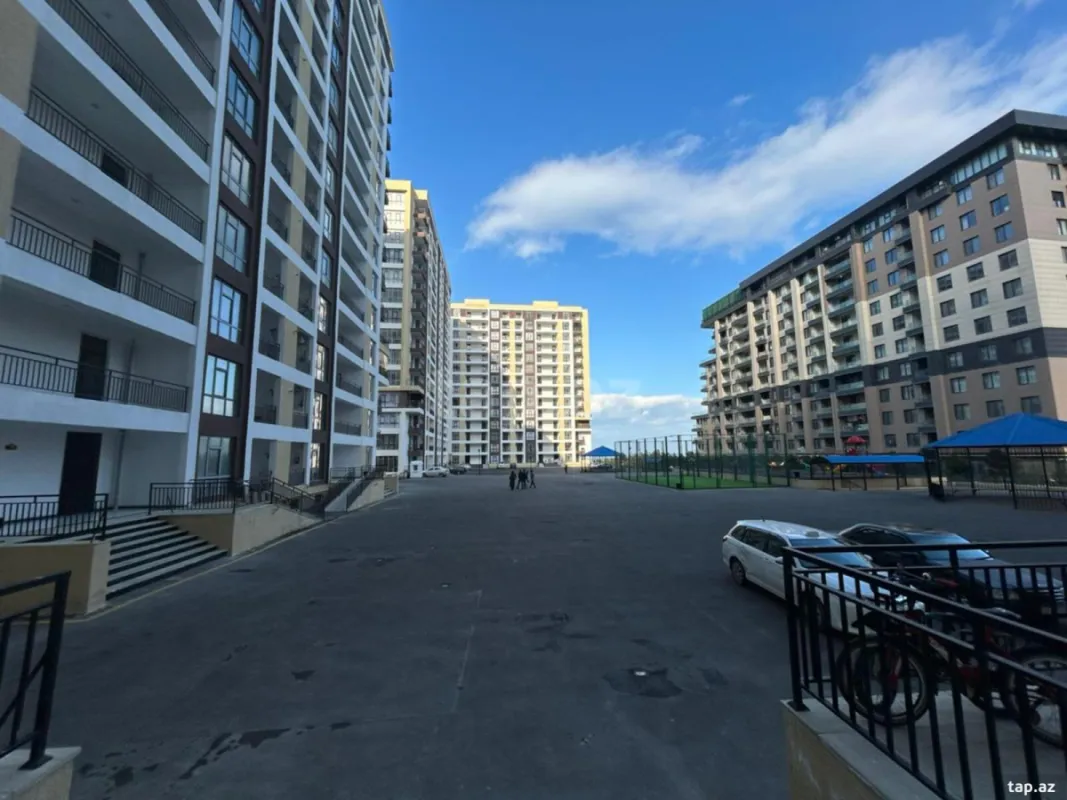 Satılır 2 otaqlı yeni tikili 96 m²