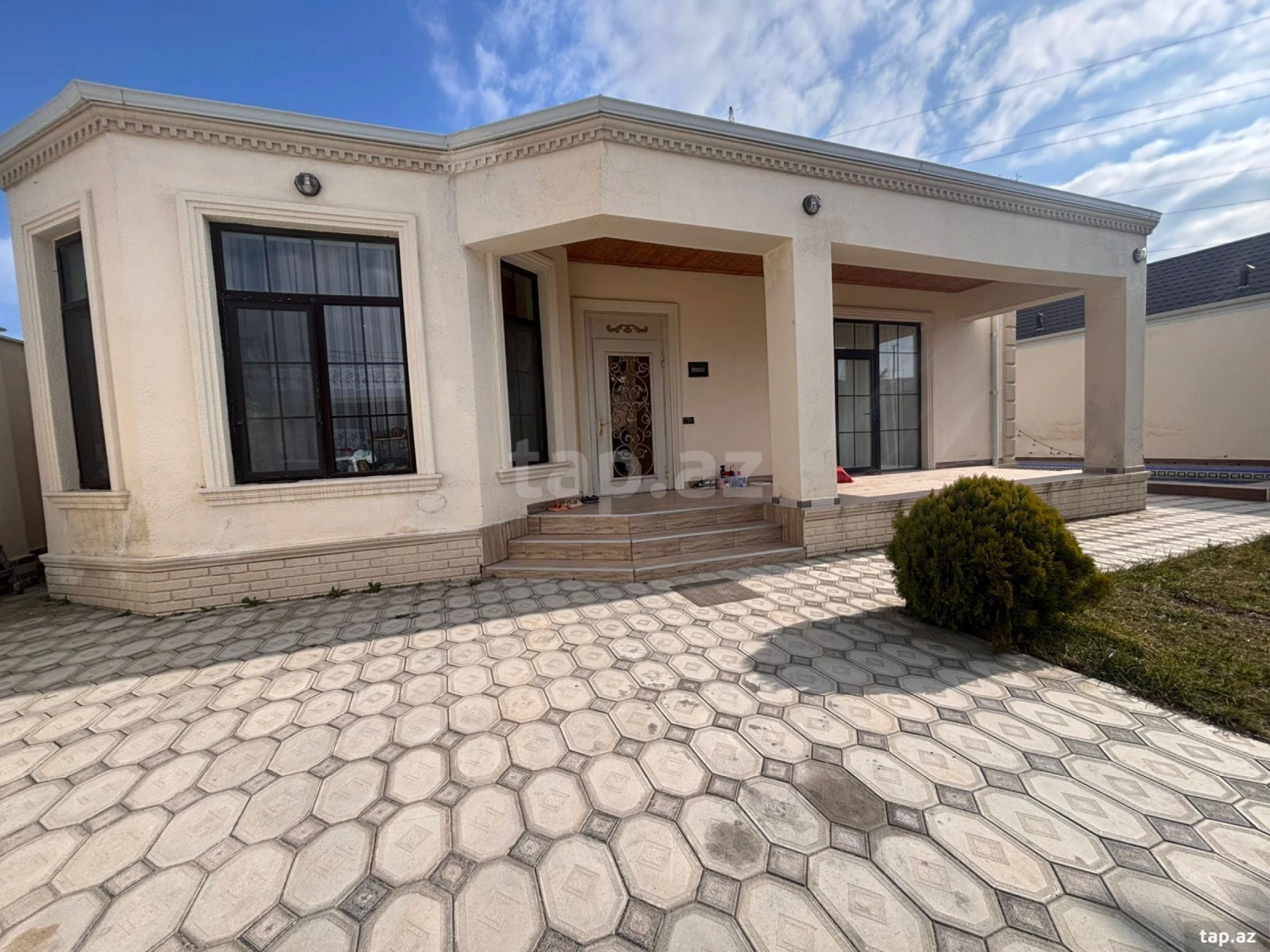 Satılır 4 otaqlı həyət evi 160 m²