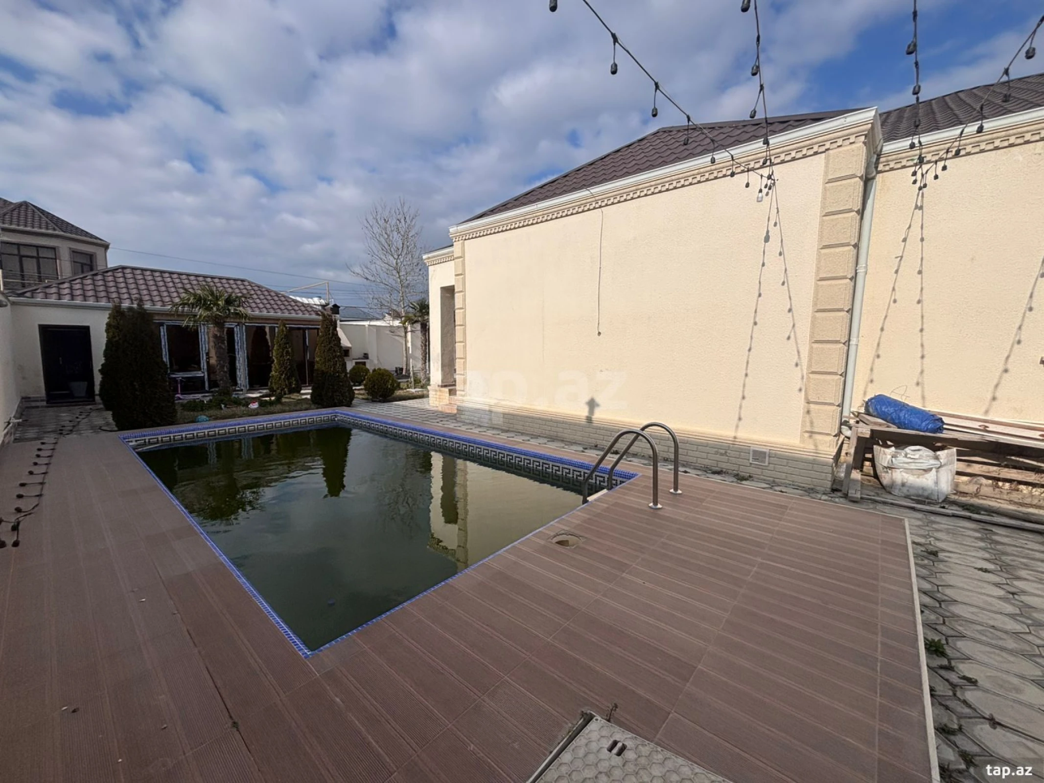 Satılır 4 otaqlı həyət evi 160 m²