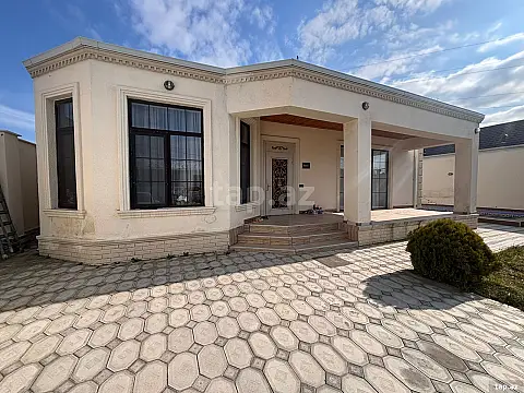 Satılır 4 otaqlı həyət evi 160 m²