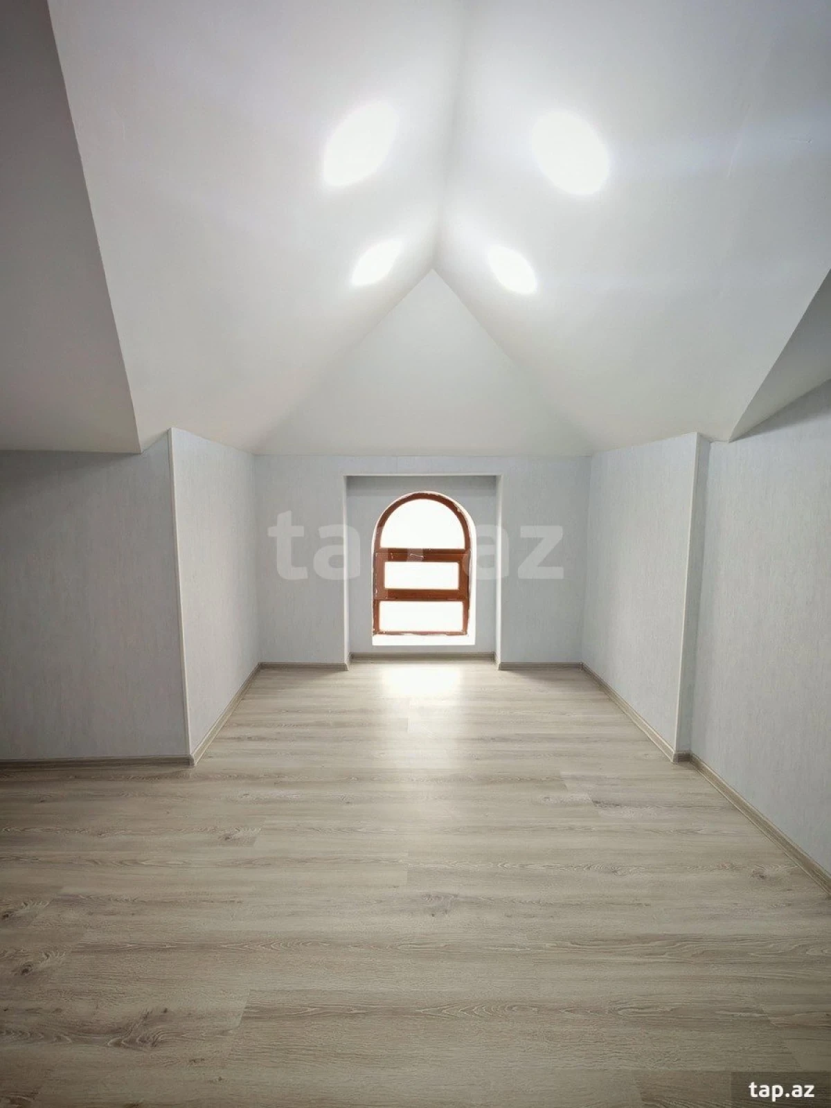 Satılır 2 otaqlı yeni tikili 40 m²