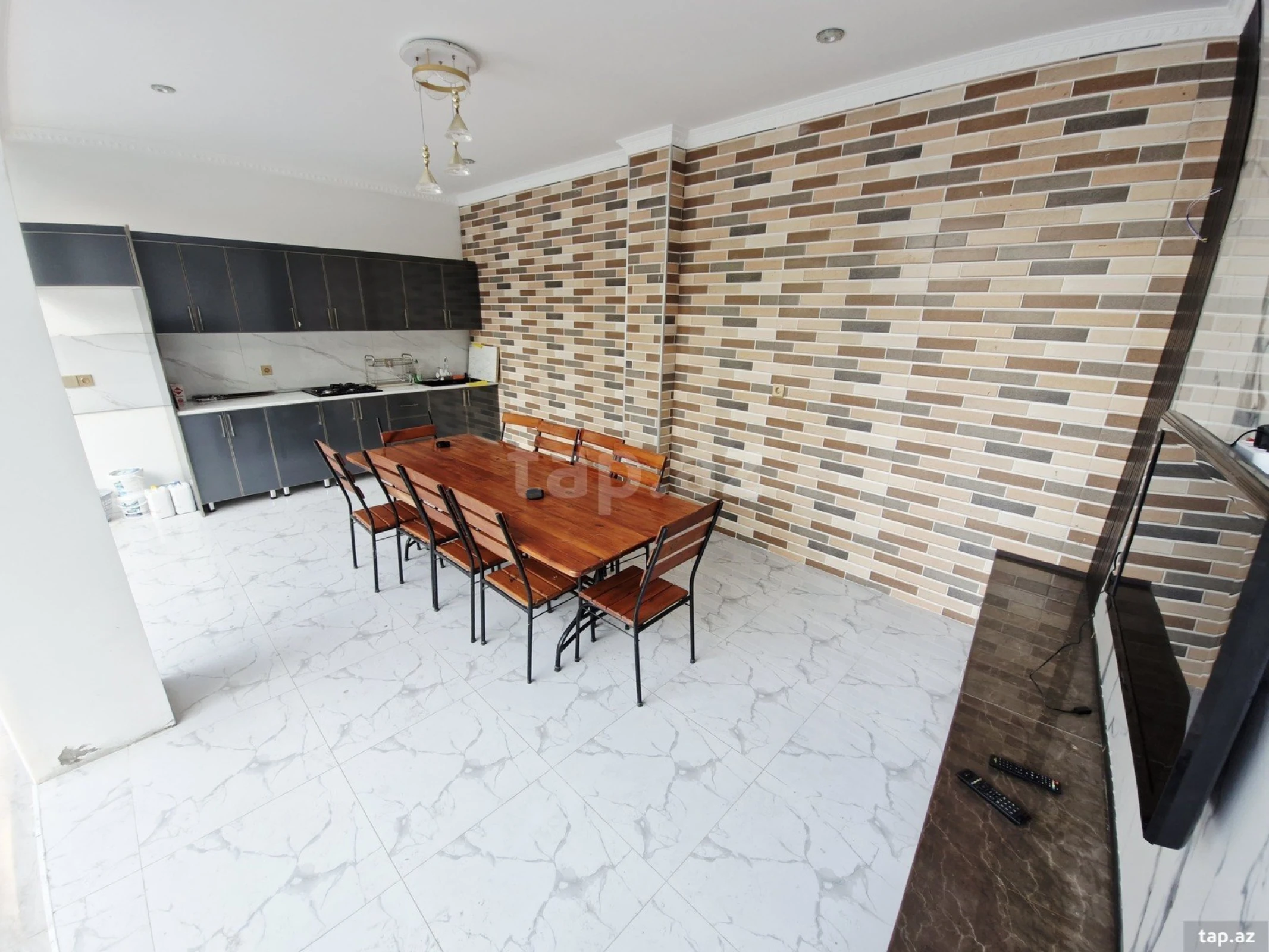 Kirayə verilir 5 otaqlı həyət evi 300 m²