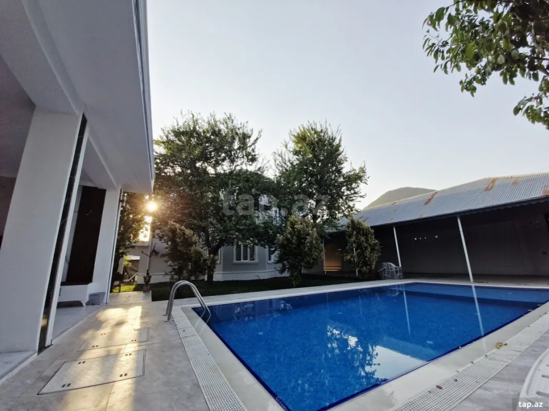 Kirayə verilir 5 otaqlı həyət evi 300 m²