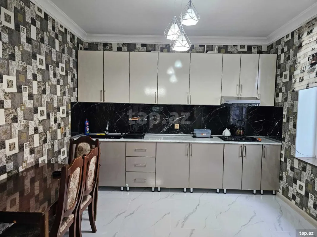 Kirayə verilir 5 otaqlı həyət evi 300 m²