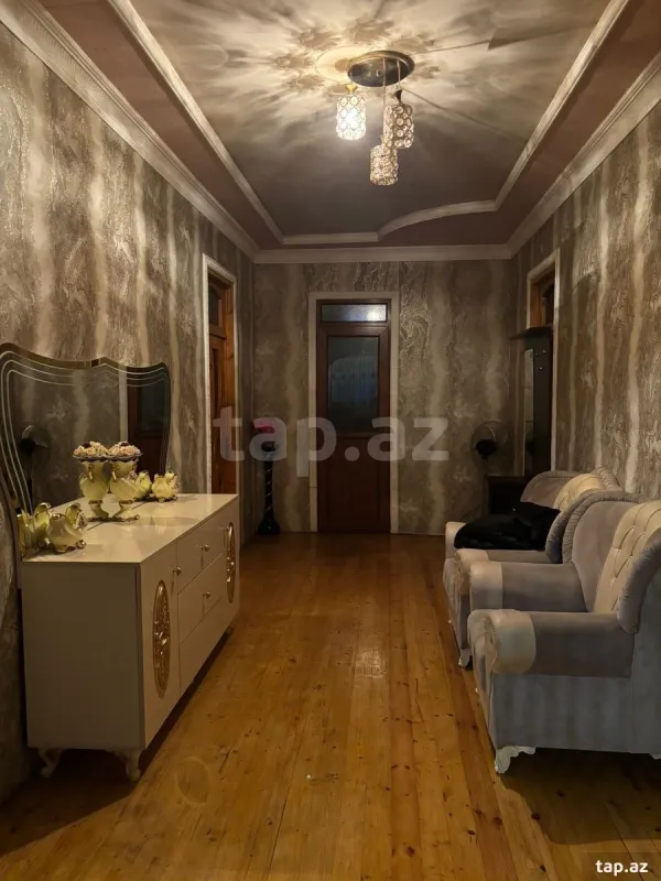 Satılır 4 otaqlı həyət evi