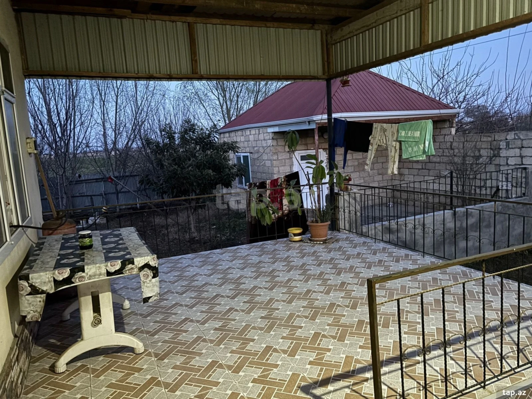 Satılır 4 otaqlı həyət evi