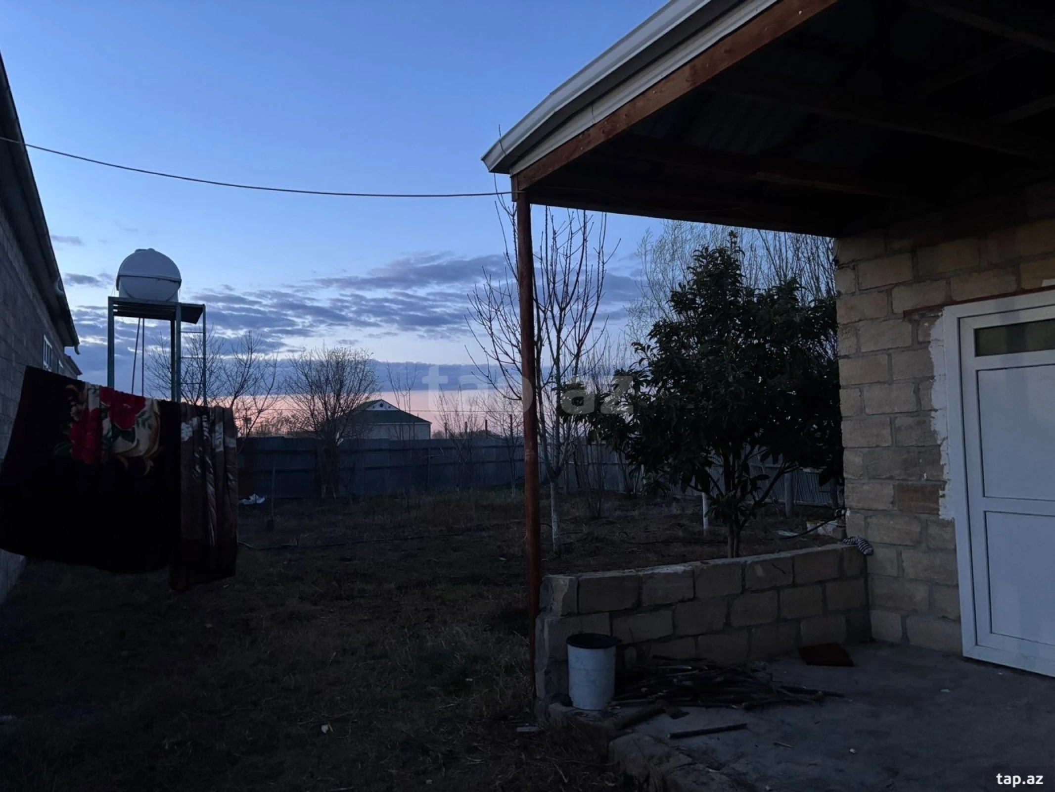 Satılır 4 otaqlı həyət evi