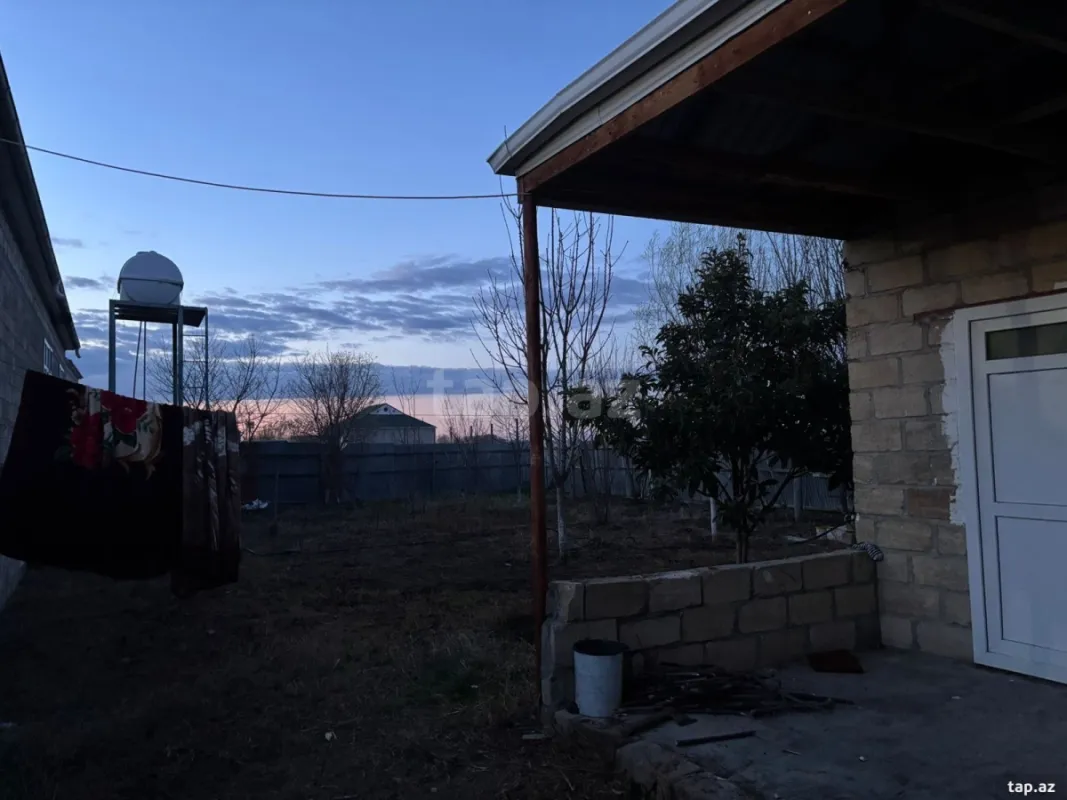Satılır 4 otaqlı həyət evi