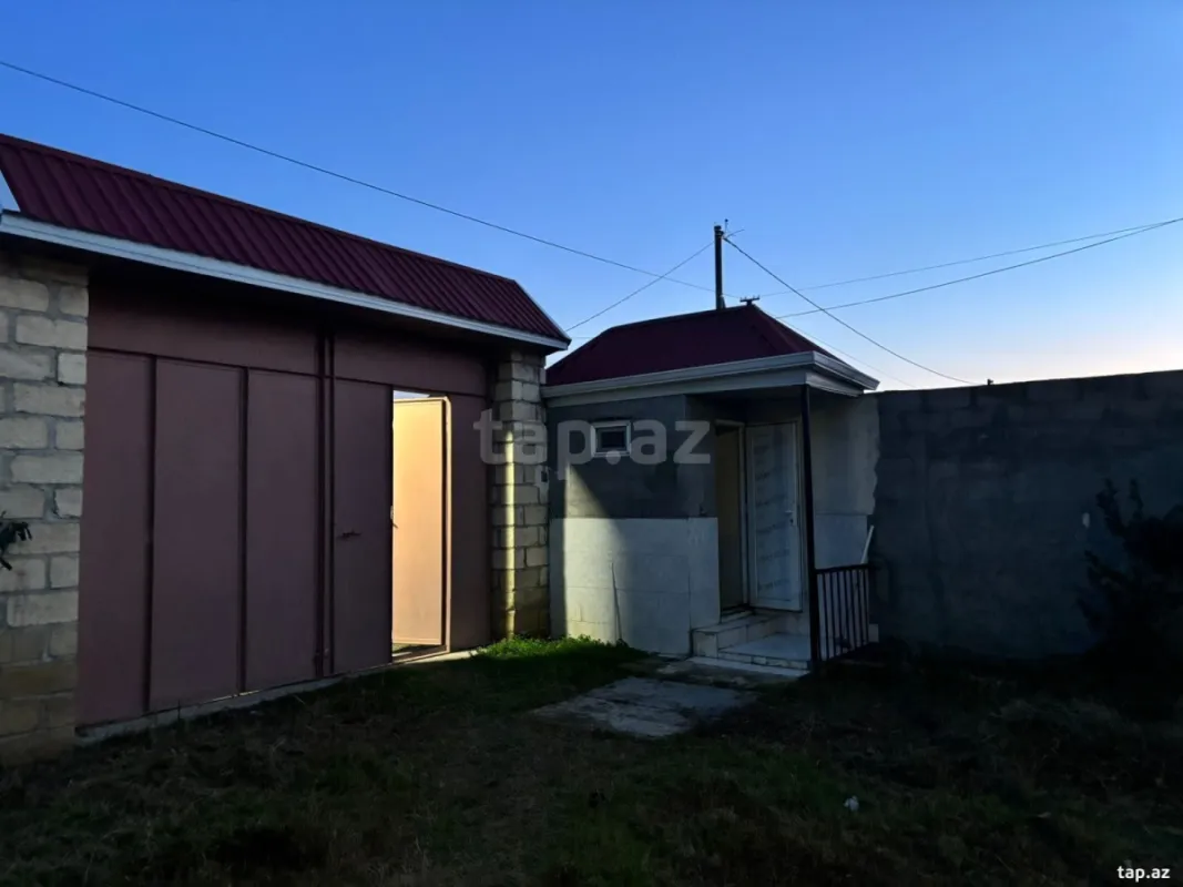 Satılır 4 otaqlı həyət evi