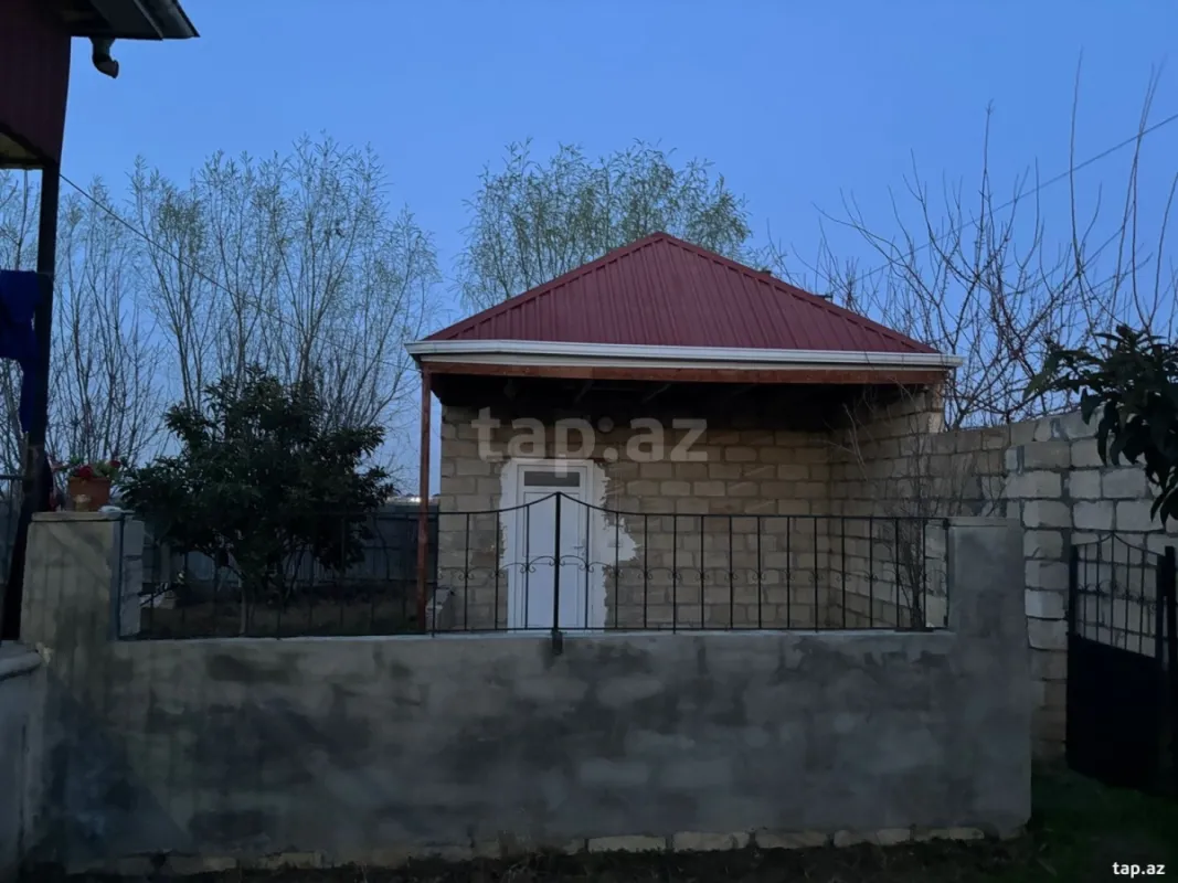Satılır 4 otaqlı həyət evi