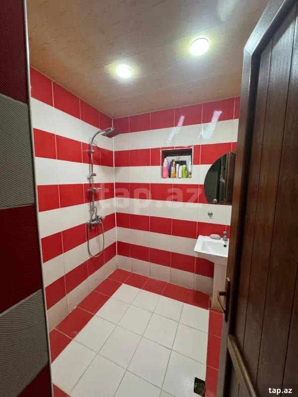 Satılır 5 otaqlı həyət evi 130 m²