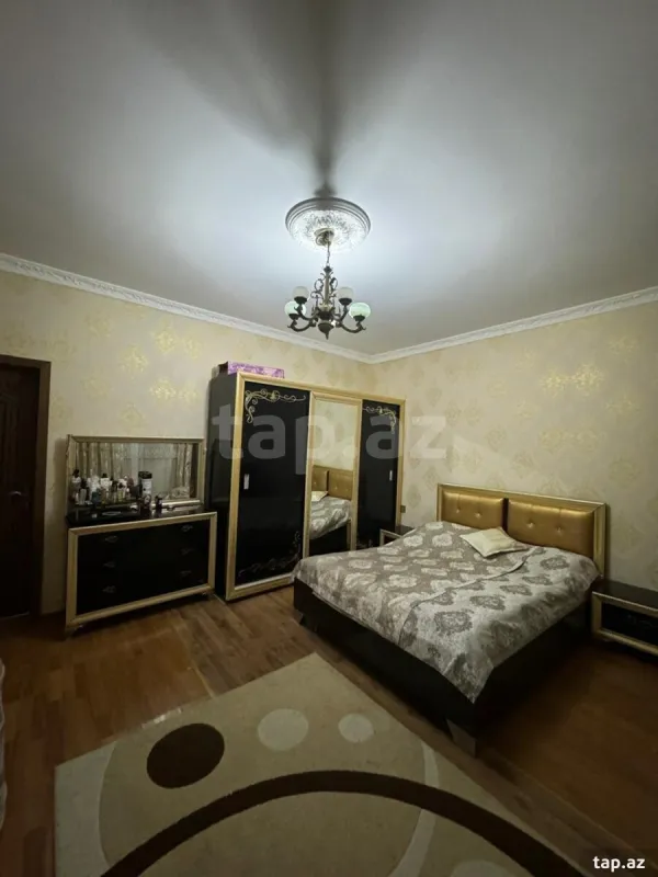 Satılır 5 otaqlı həyət evi 130 m²