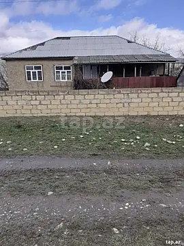 Satılır 6 otaqlı həyət evi