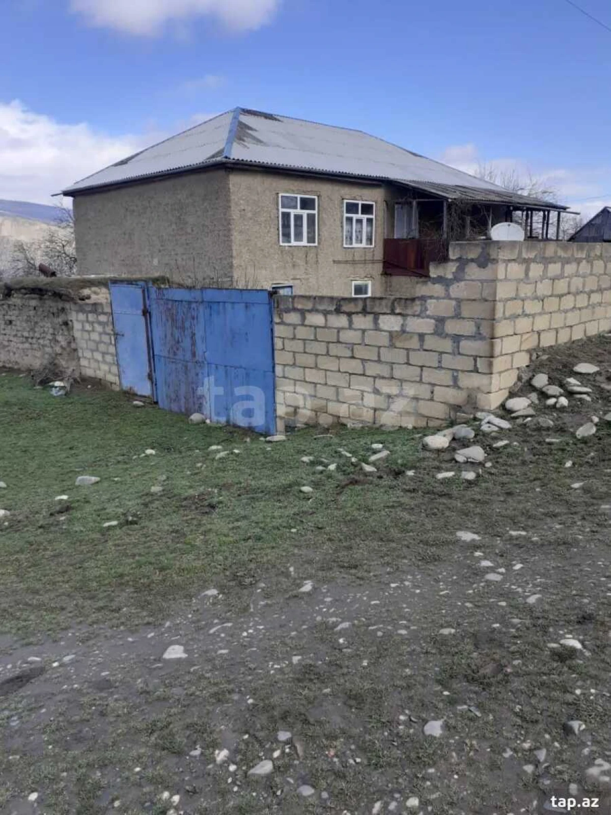 Satılır 6 otaqlı həyət evi