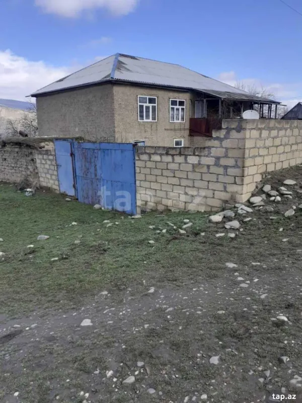 Satılır 6 otaqlı həyət evi