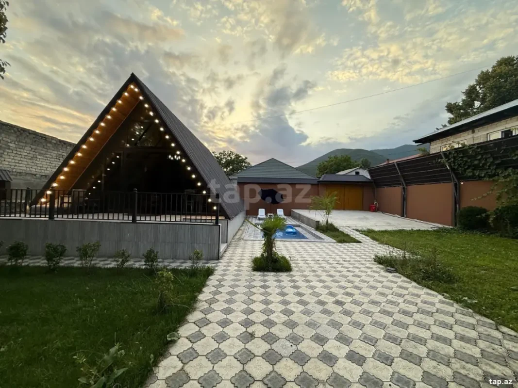 Kirayə verilir 3 otaqlı həyət evi 300 m²