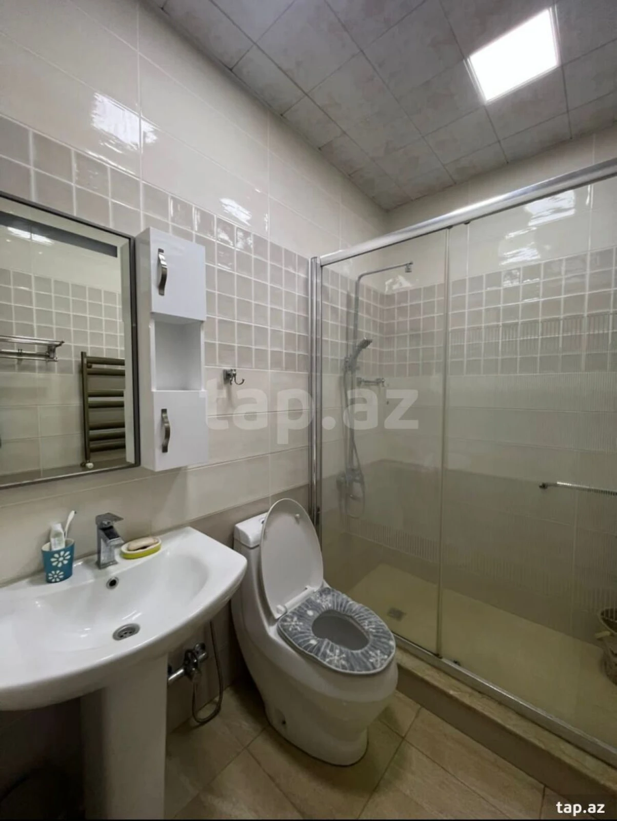 Kirayə verilir 3 otaqlı yeni tikili 130 m²