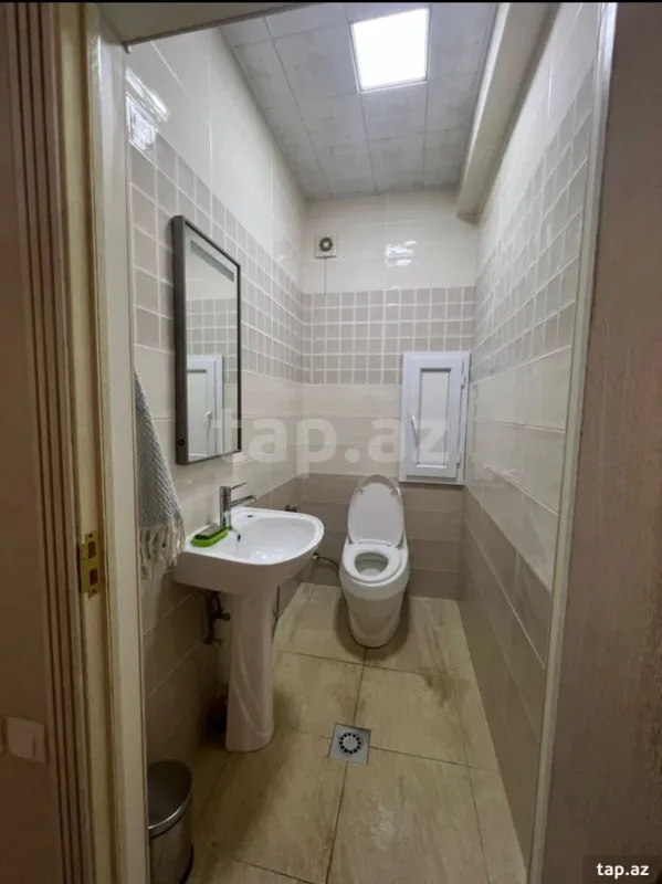 Kirayə verilir 3 otaqlı yeni tikili 130 m²