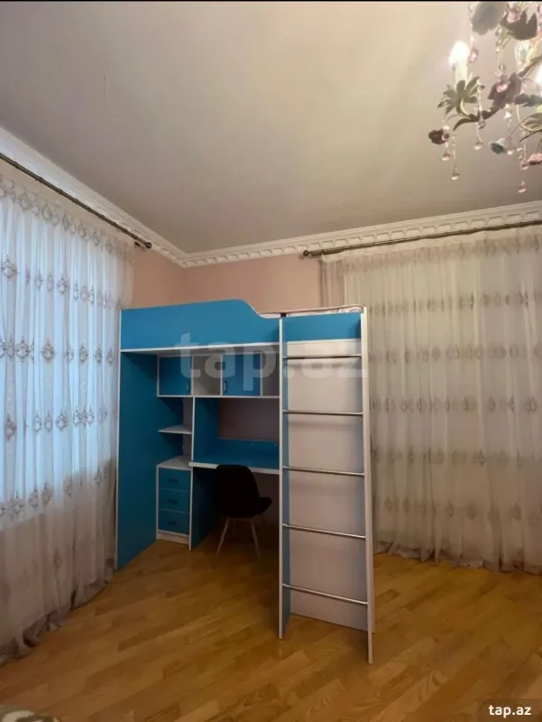 Kirayə verilir 3 otaqlı yeni tikili 130 m²