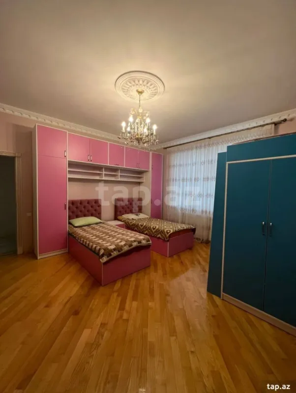 Kirayə verilir 3 otaqlı yeni tikili 130 m²