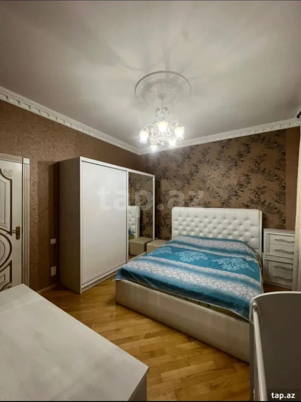 Kirayə verilir 3 otaqlı yeni tikili 130 m²