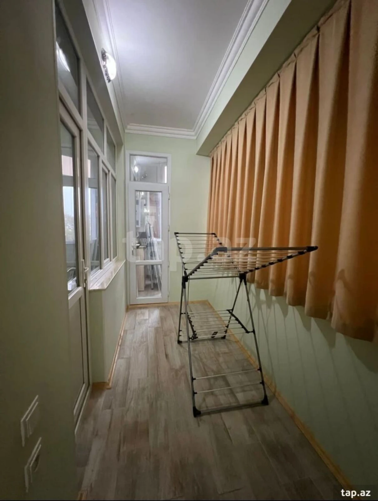 Kirayə verilir 3 otaqlı yeni tikili 130 m²