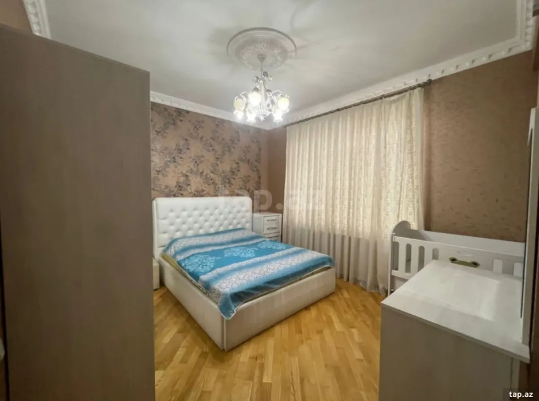 Kirayə verilir 3 otaqlı yeni tikili 130 m²
