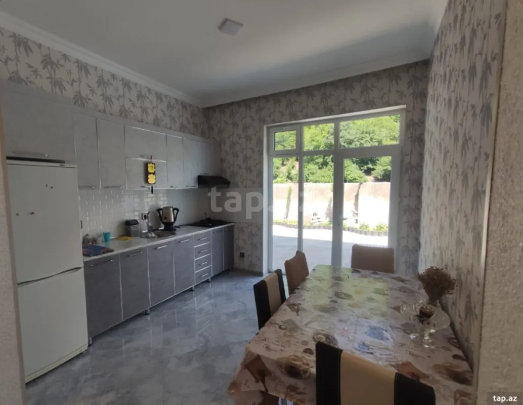 Kirayə verilir 5 otaqlı həyət evi