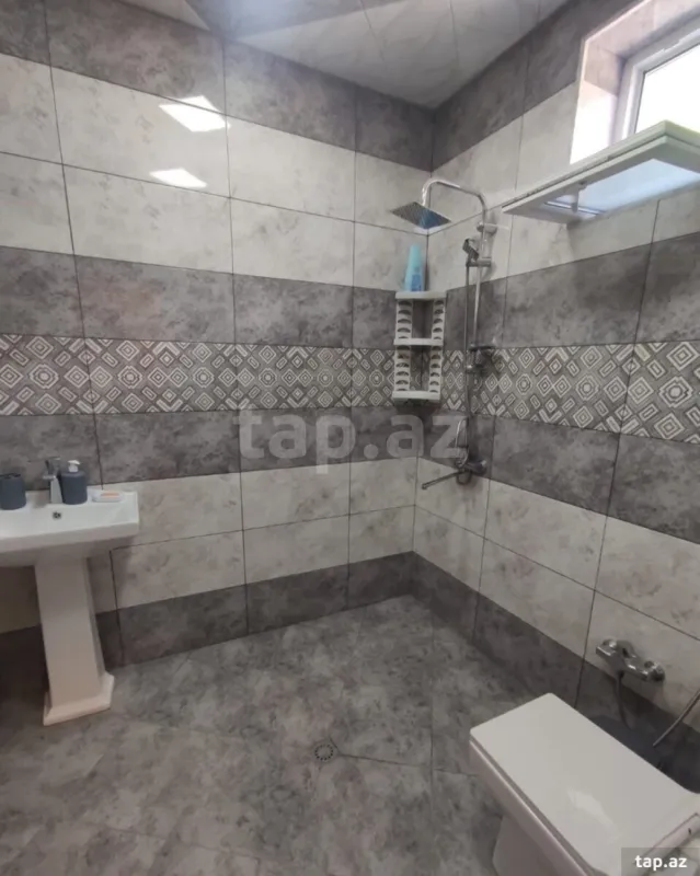 Kirayə verilir 5 otaqlı həyət evi