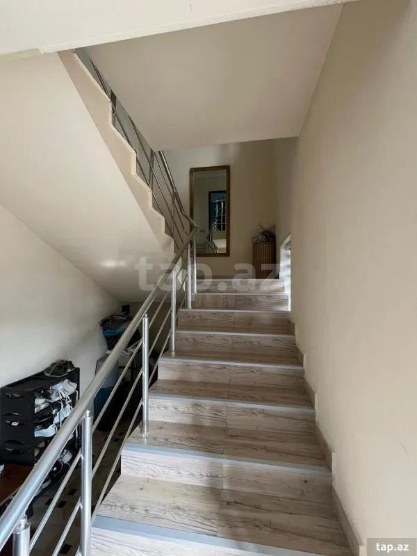 Satılır 4 otaqlı həyət evi