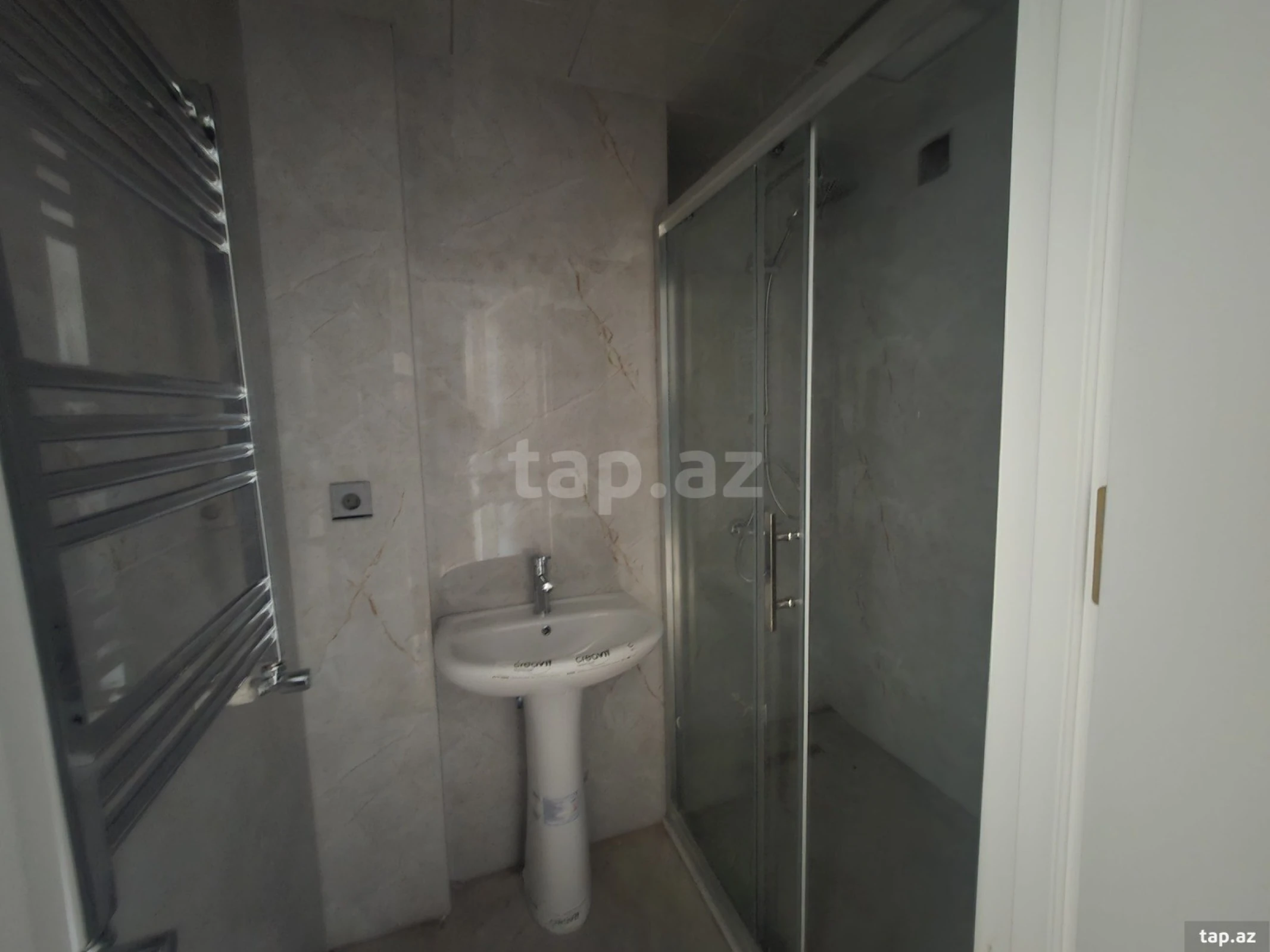 Satılır 3 otaqlı yeni tikili 80 m²