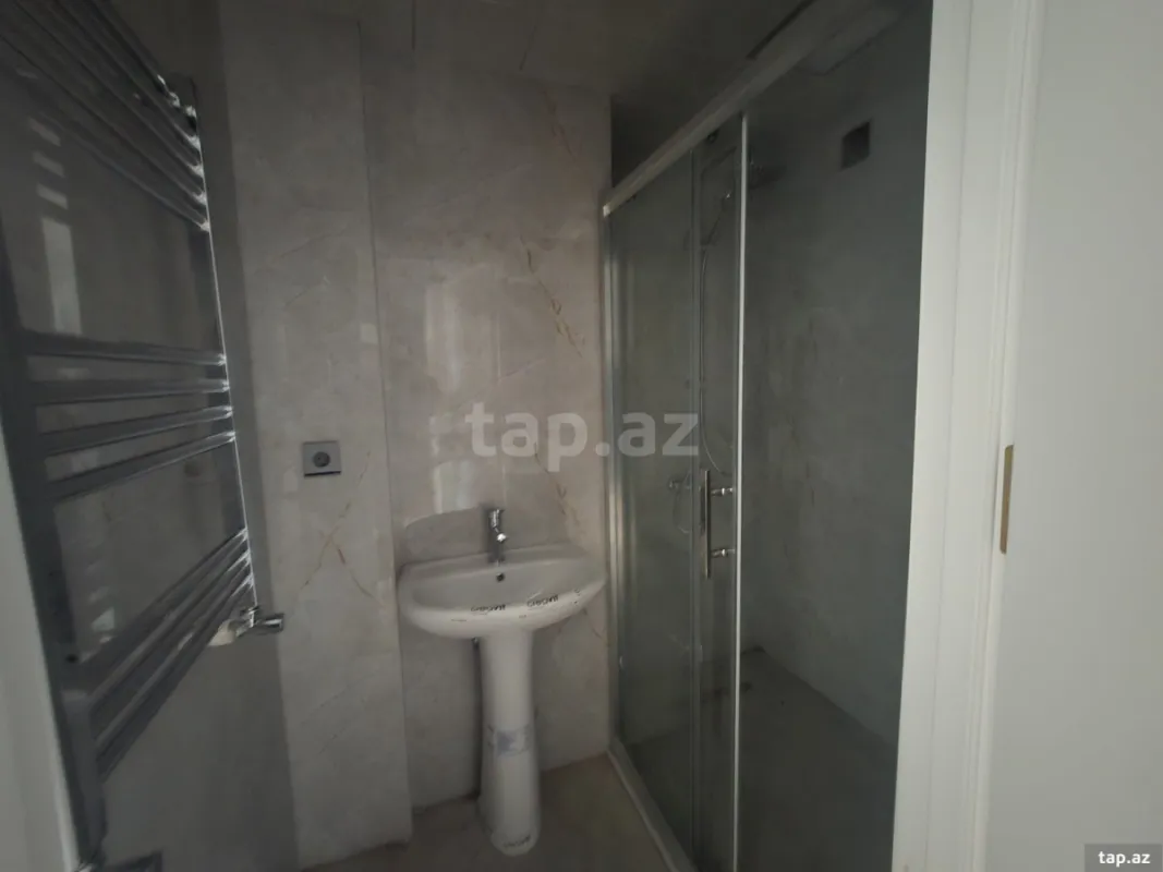 Satılır 3 otaqlı yeni tikili 80 m²