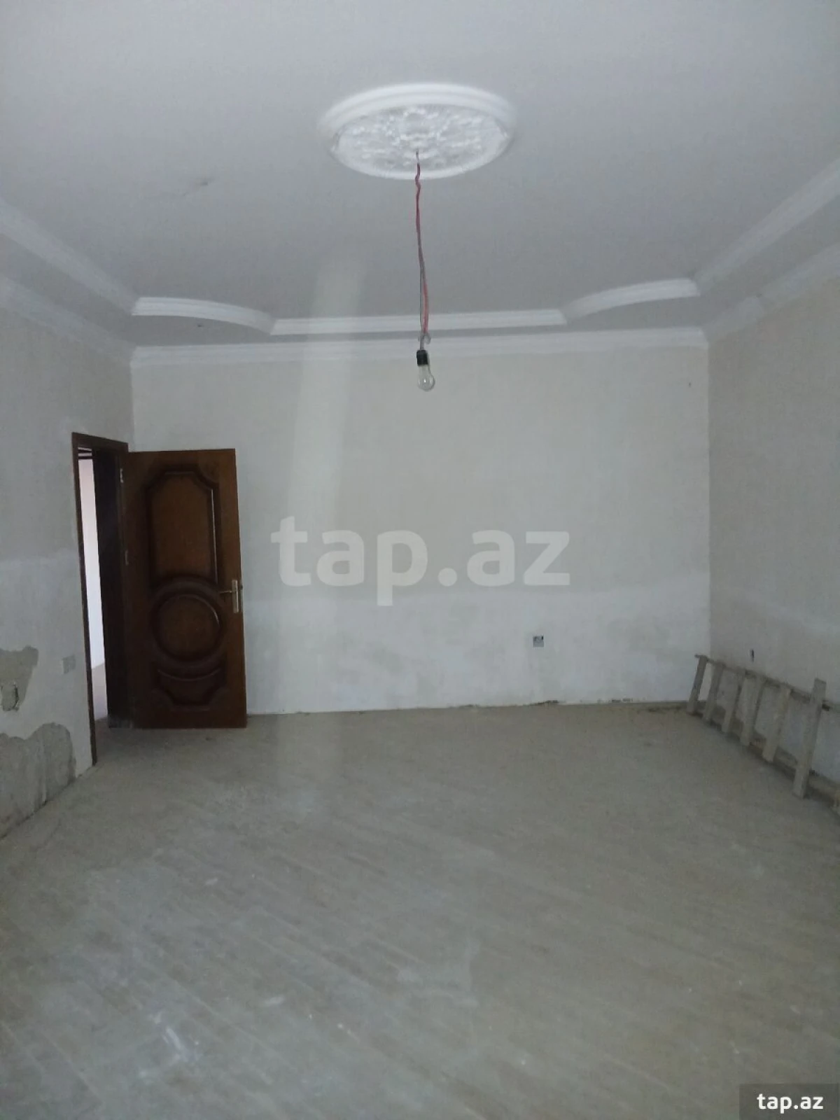 Satılır 7 otaqlı həyət evi