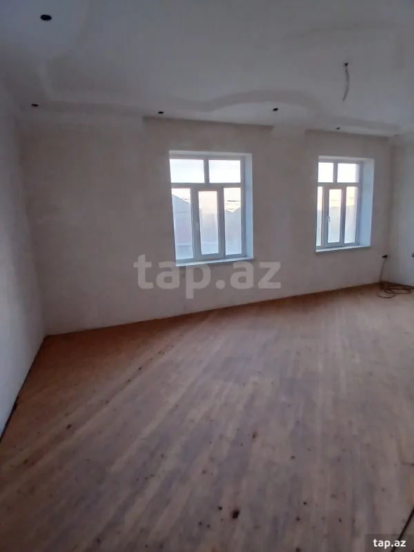 Satılır 7 otaqlı həyət evi