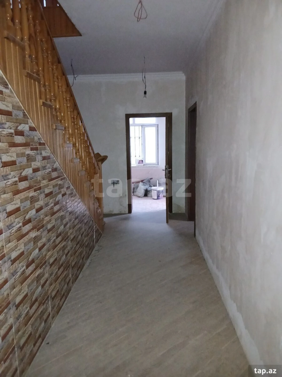 Satılır 7 otaqlı həyət evi