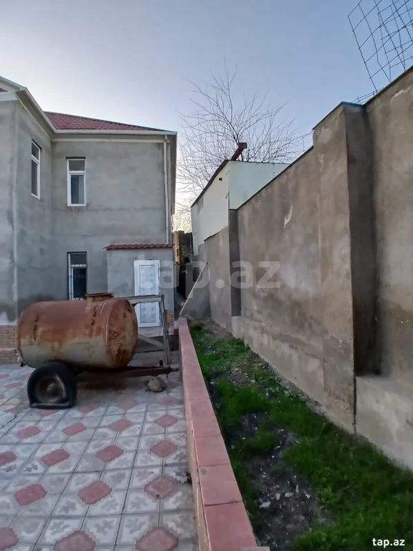 Satılır 7 otaqlı həyət evi