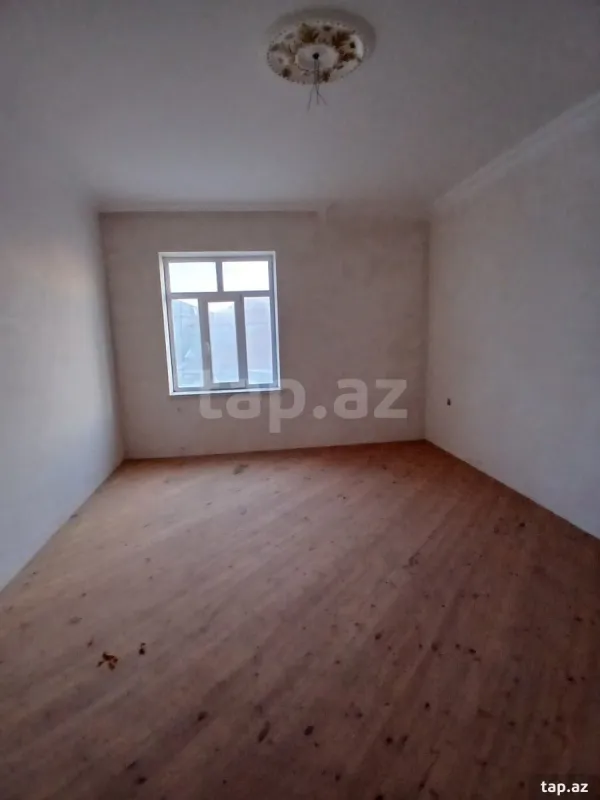 Satılır 7 otaqlı həyət evi