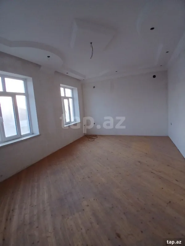 Satılır 7 otaqlı həyət evi