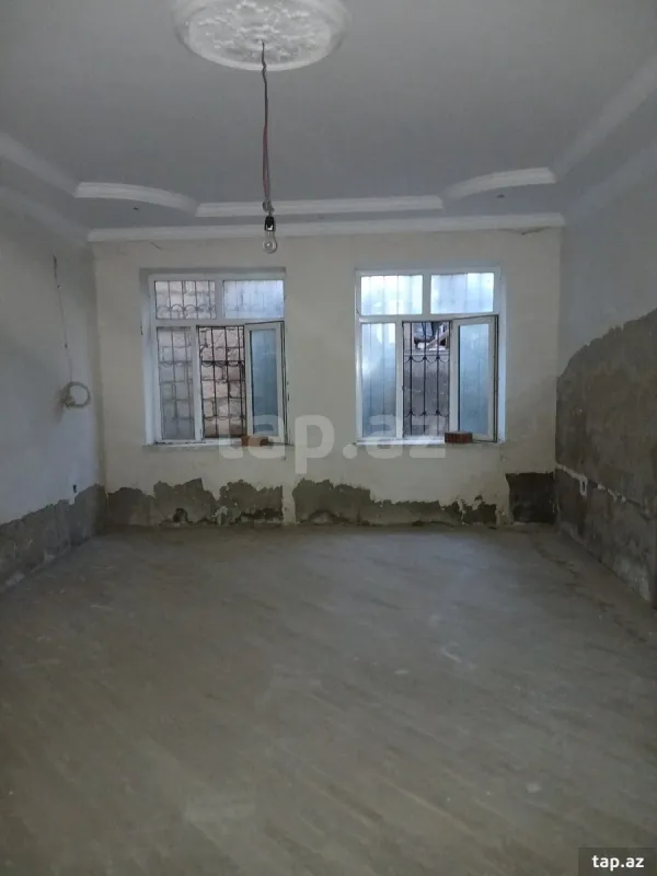 Satılır 7 otaqlı həyət evi