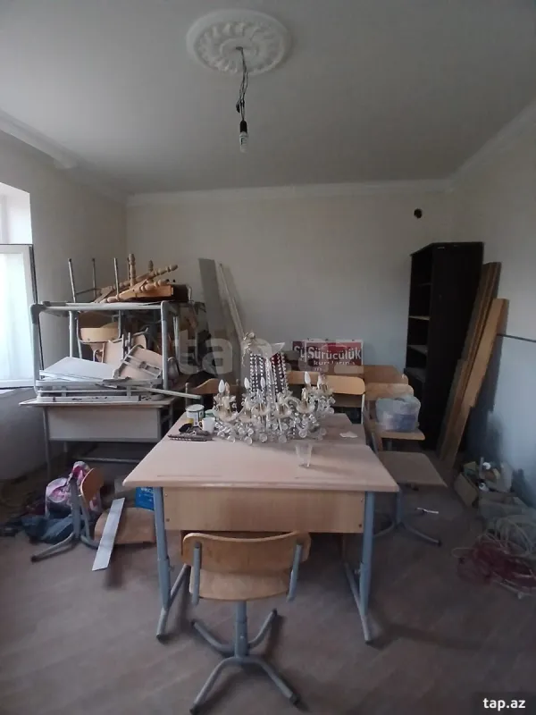 Satılır 7 otaqlı həyət evi