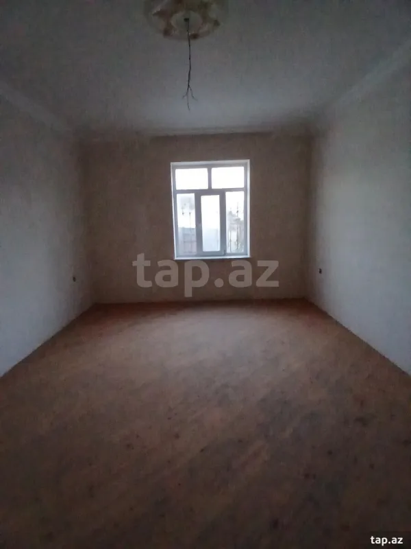 Satılır 7 otaqlı həyət evi