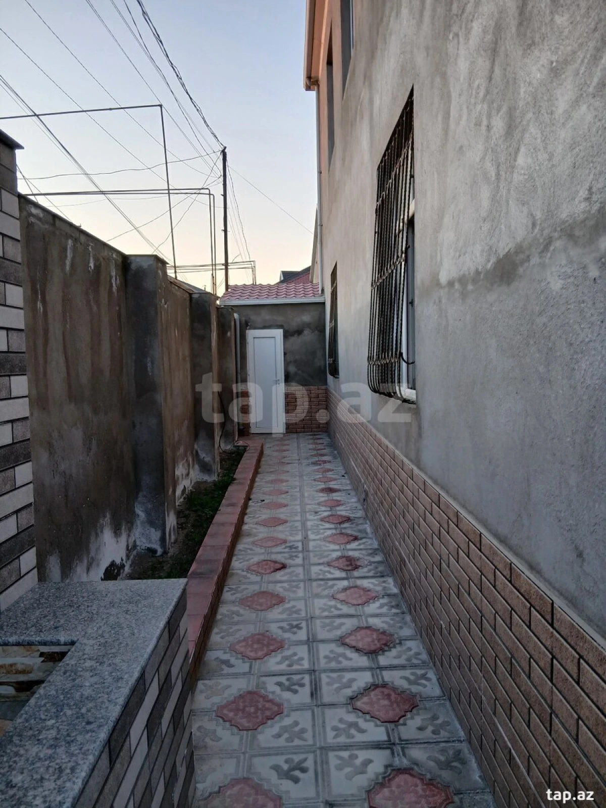 Satılır 7 otaqlı həyət evi