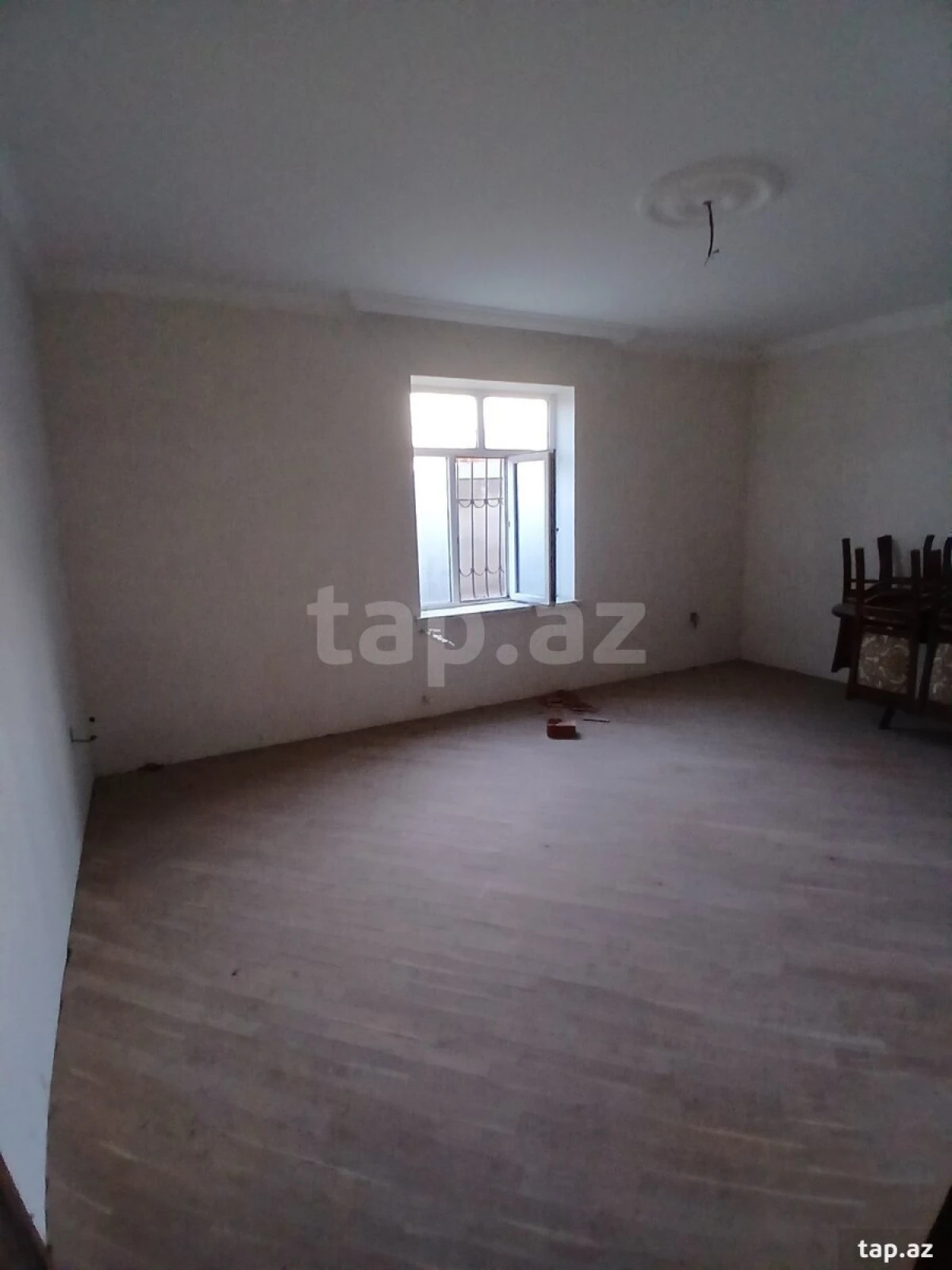 Satılır 7 otaqlı həyət evi