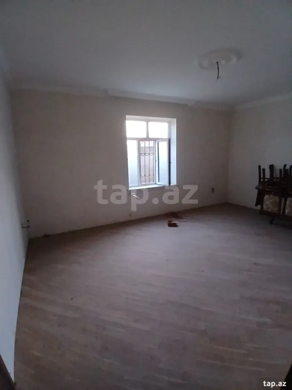 Satılır 7 otaqlı həyət evi
