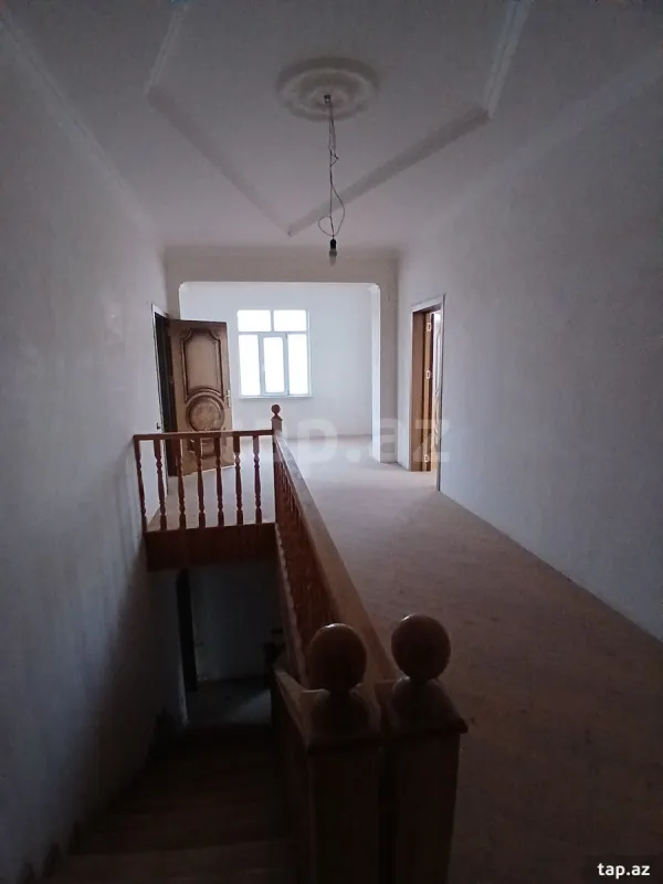 Satılır 7 otaqlı həyət evi