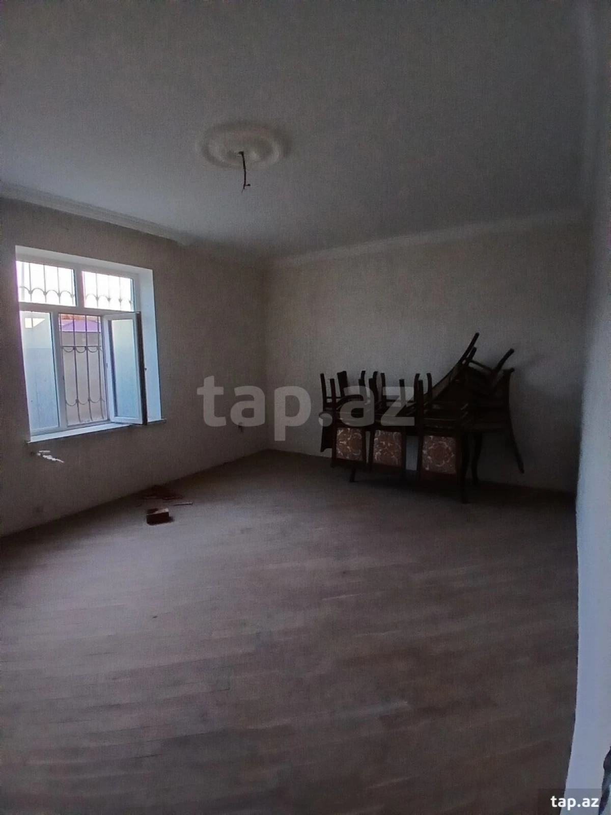 Satılır 7 otaqlı həyət evi