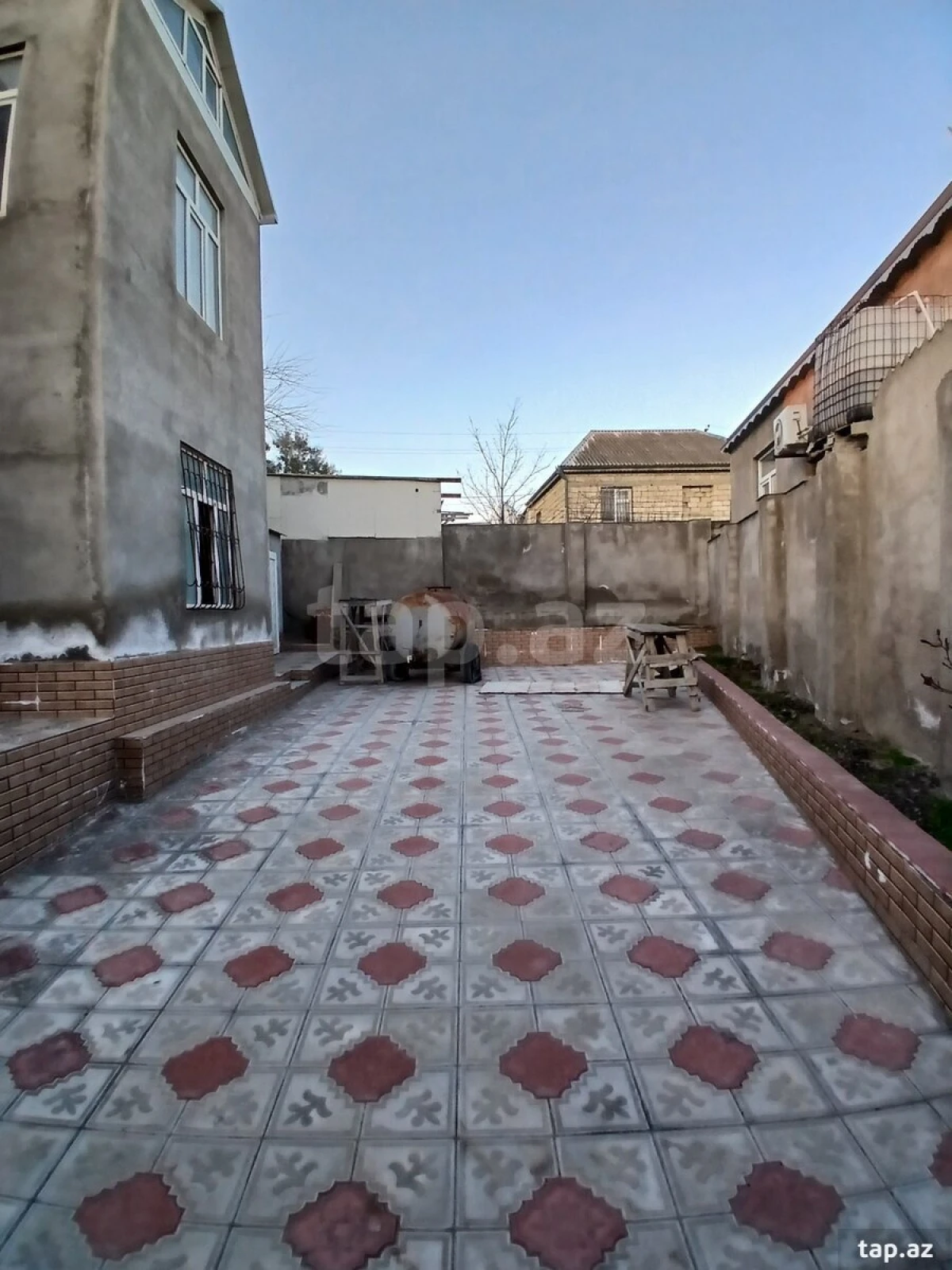 Satılır 7 otaqlı həyət evi