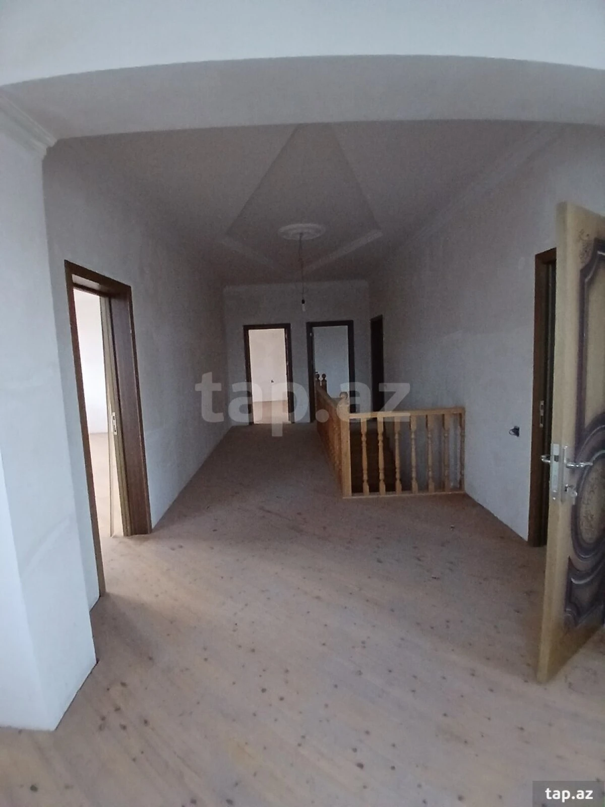 Satılır 7 otaqlı həyət evi